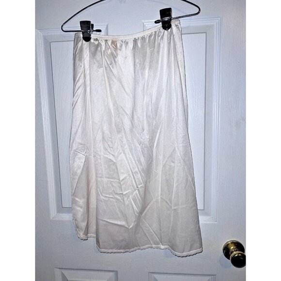 Vintage VANITY FAIR Lingerie Half Slip Ivory Nylon 26”  Style 11-760 Sz L - Picture 4 of 6